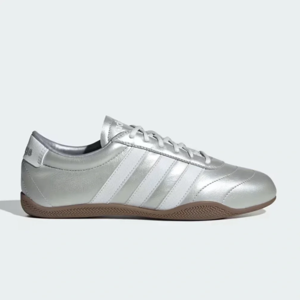 Adidas Grand Court Metallic Silver Sneakers Women’s Casual Shoes Gum Sole Sz 8.5